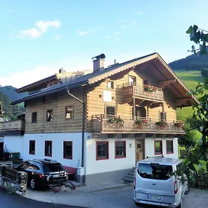 https://sportpension-penhab.saalbachhinterglemmhotels.com